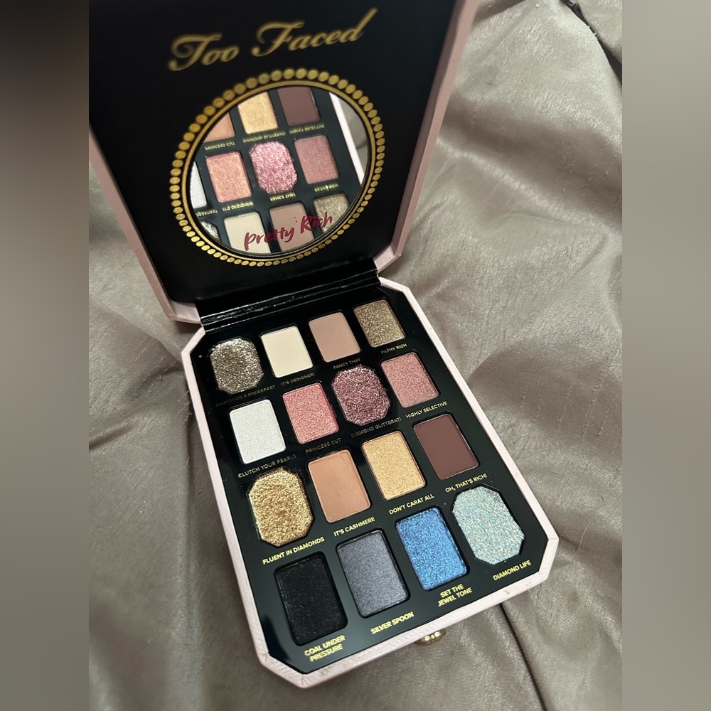 Too Faced Pretty Rich Palette 💎